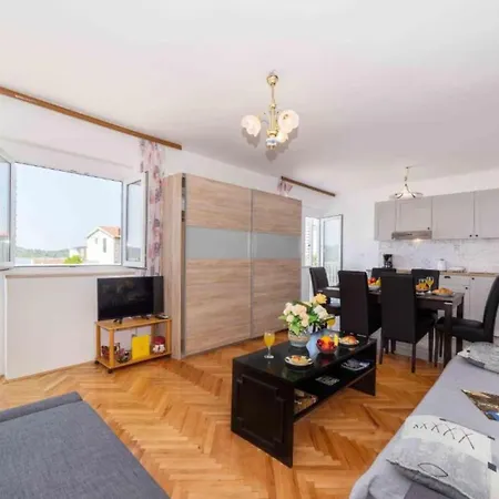 Adriatic Heart Luxury - Six Bedroom With Sea View House *