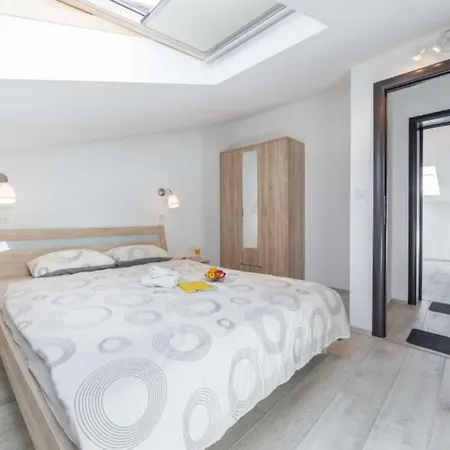 Adriatic Heart Luxury - Six Bedroom With Sea View House Appartamento Pirovac