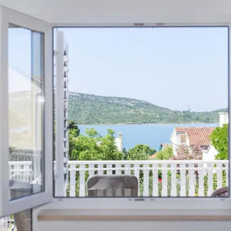 Adriatic Heart Luxury - Six Bedroom With Sea View House Pirovac