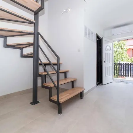 Appartamento Adriatic Heart Luxury - Six Bedroom With Sea View House Pirovac