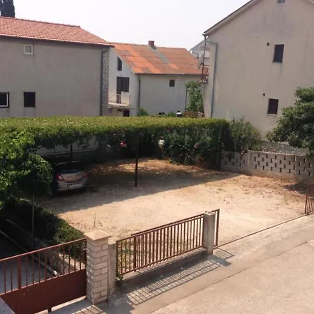 Appartamento Adriatic Heart Luxury - Six Bedroom With Sea View House Pirovac
